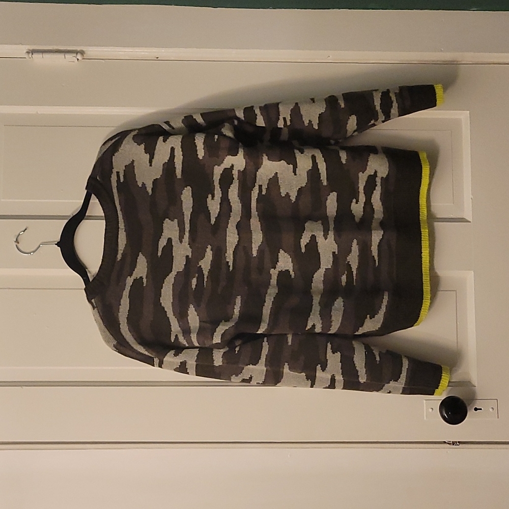 Sweater - Picture 2 of 2